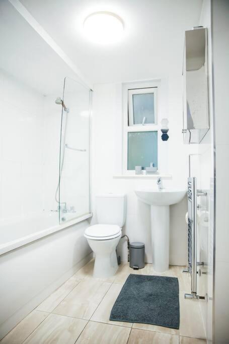 לונדון 3 Bed Flat With Balcony Central מראה חיצוני תמונה