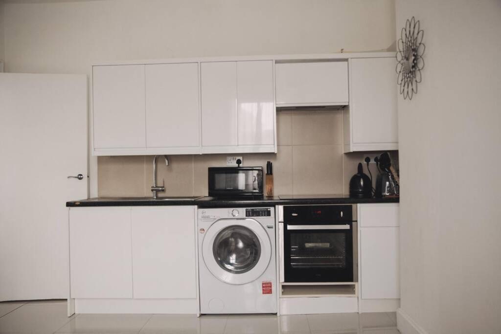 לונדון 3 Bed Flat With Balcony Central מראה חיצוני תמונה